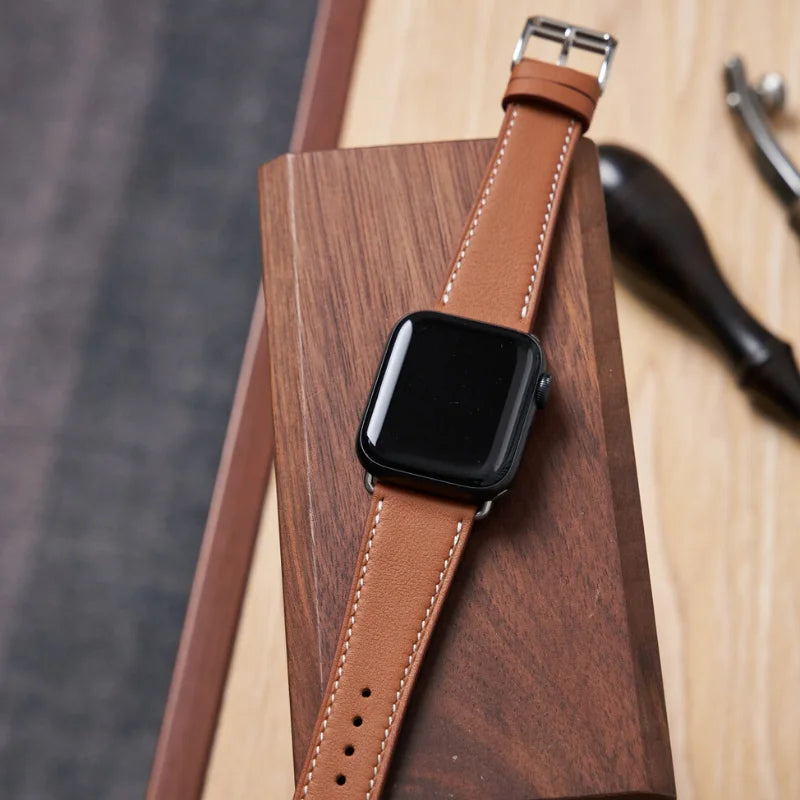 Handmade brown Swift leather strap, compatible with Apple Watch Series 8 (45mm). Premium craftsmanship by WatchesMate for stylish and comfortable wear